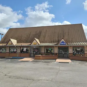 Near Busch Gardens Motel